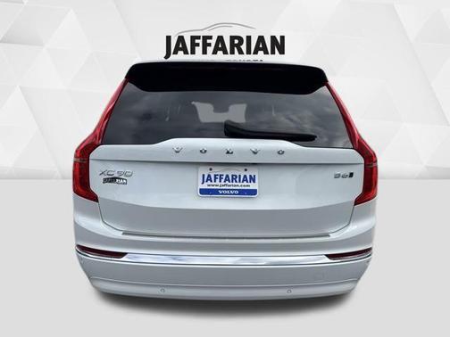 2024 Volvo XC90 B6 Plus Bright Theme 7-Seater