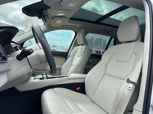 2024 Volvo XC90 B6 Plus Bright Theme 7-Seater