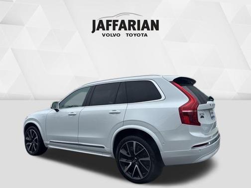 2024 Volvo XC90 B6 Plus Bright Theme 7-Seater