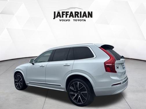 2024 Volvo XC90 B6 Plus Bright Theme 7-Seater