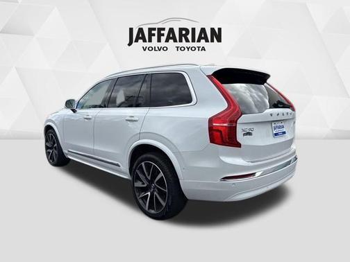 2024 Volvo XC90 B6 Plus Bright Theme 7-Seater