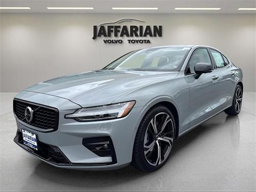 2025 Volvo S60 B5 Plus