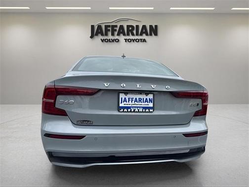 2025 Volvo S60 B5 Plus