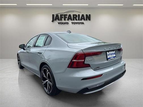 2025 Volvo S60 B5 Plus
