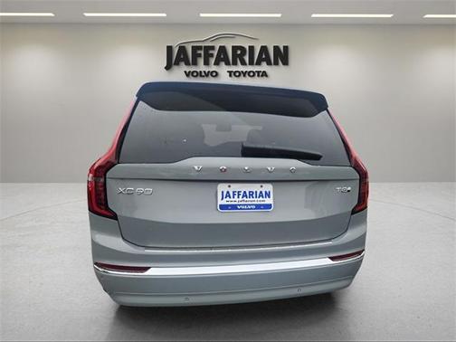 2025 Volvo XC90 Plug-In Hybrid T8 Plus 6-Seater