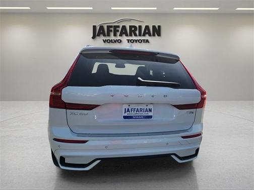 2025 Volvo XC60 Plug-In Hybrid T8 Plus