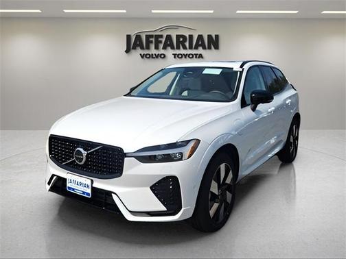 2025 Volvo XC60 Plug-In Hybrid T8 Plus