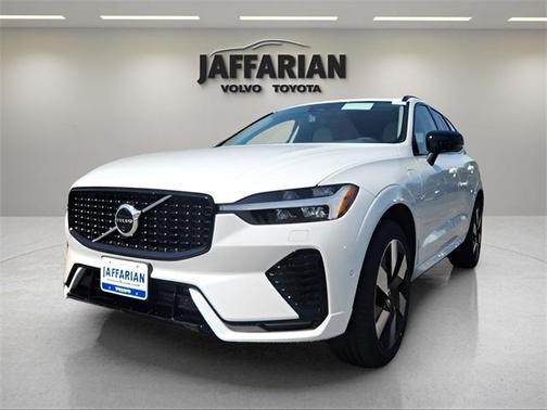 2025 Volvo XC60 Plug-In Hybrid T8 Plus
