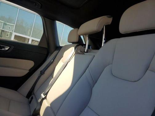 2026 Volvo XC60 B5 Core