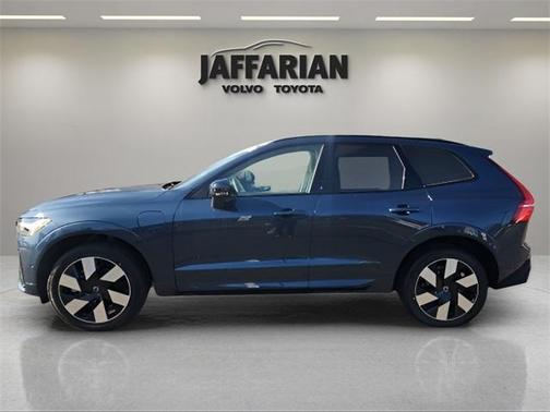 2025 Volvo XC60 Plug-In Hybrid T8 Plus