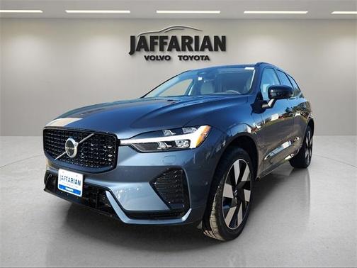 2025 Volvo XC60 Plug-In Hybrid T8 Plus