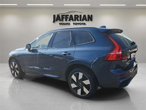 2025 Volvo XC60 Plug-In Hybrid T8 Plus