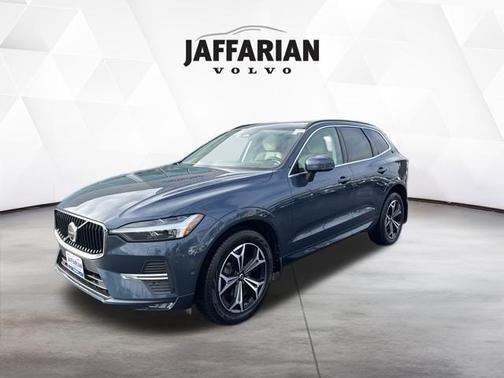 2022 Volvo XC60 B5 Momentum
