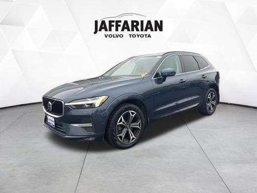 2022 Volvo XC60 B5 Momentum