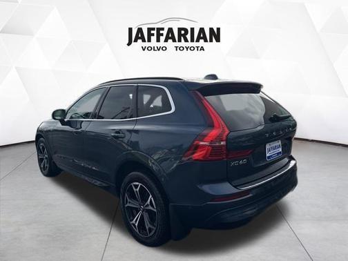 2022 Volvo XC60 B5 Momentum