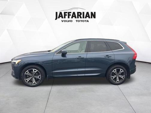 2022 Volvo XC60 B5 Momentum