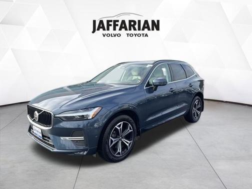 2022 Volvo XC60 B5 Momentum