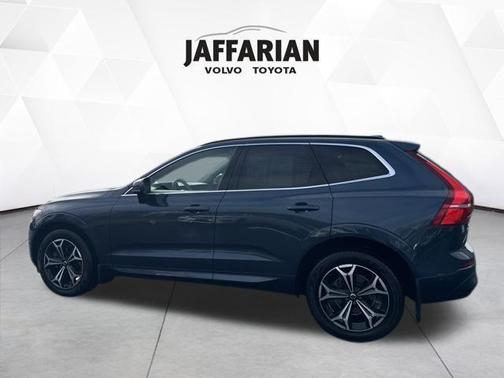 2022 Volvo XC60 B5 Momentum