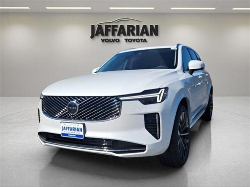 2025 Volvo XC90 B6 Plus 7-Seater