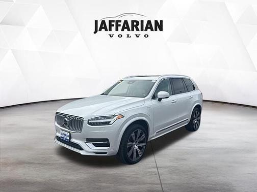 2023 Volvo XC90 Plus
