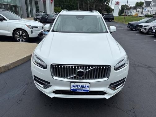 2025 Volvo XC90 Plug-In Hybrid T8 Ultra 6-Seater