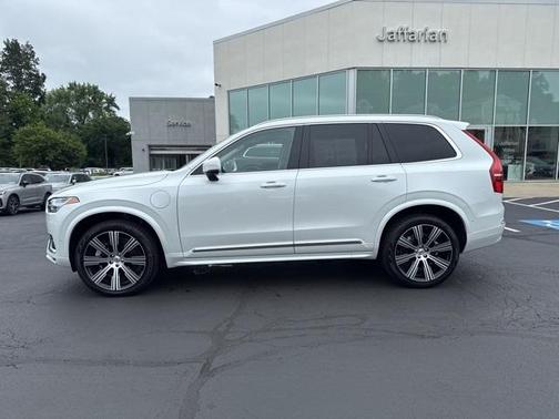 2025 Volvo XC90 Plug-In Hybrid T8 Ultra 6-Seater
