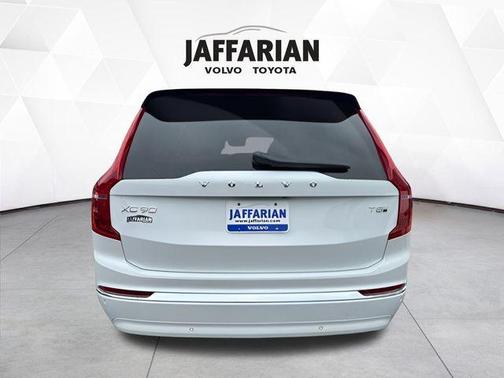 2025 Volvo XC90 Plug-In Hybrid T8 Ultra 6-Seater