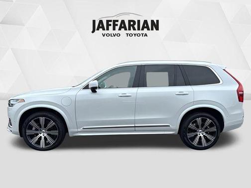2025 Volvo XC90 Plug-In Hybrid T8 Ultra 6-Seater