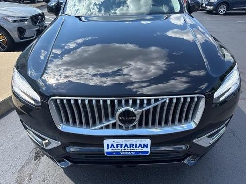 2024 Volvo XC90 Recharge Plug-In Hybrid T8 Plus Bright Theme 7 Passenger