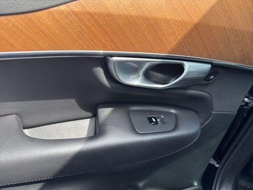 2024 Volvo XC90 Recharge Plug-In Hybrid T8 Plus Bright Theme 7 Passenger