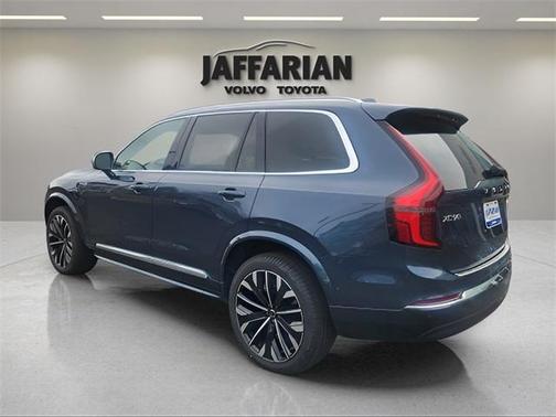 2025 Volvo XC90 Plug-In Hybrid T8 Plus 7-Seater