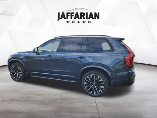 2026 Volvo XC90 B6 Ultra Dark Theme 7-Seater