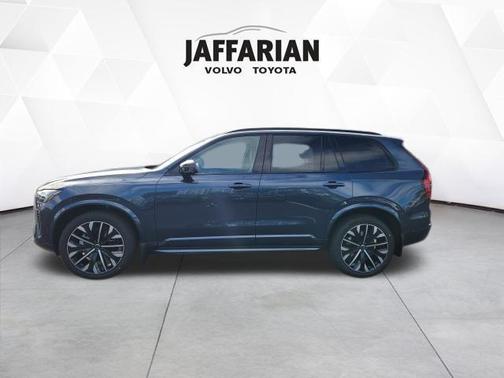 2026 Volvo XC90 B6 Ultra Dark Theme 7-Seater