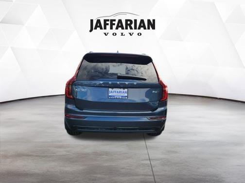 2026 Volvo XC90 B6 Ultra Dark Theme 7-Seater