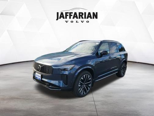 2026 Volvo XC90 B6 Ultra Dark Theme 7-Seater