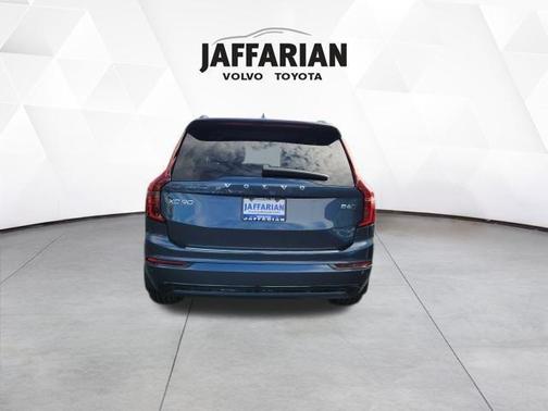 2026 Volvo XC90 B6 Ultra Dark Theme 7-Seater
