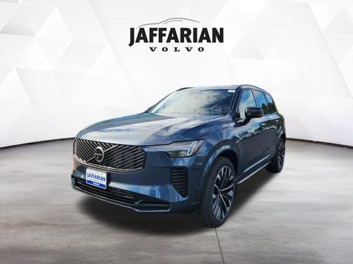 2026 Volvo XC90 B6 Ultra Dark Theme 7-Seater