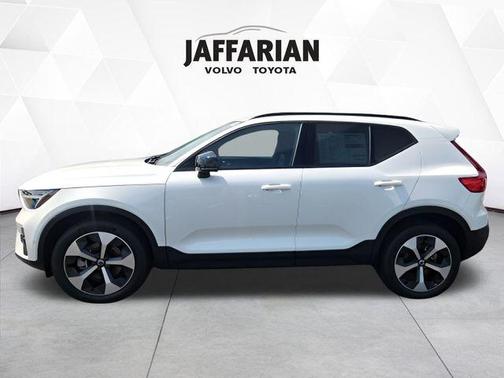 2026 Volvo XC40 B5 Plus