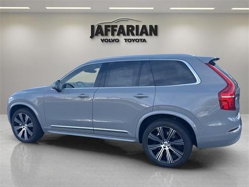 2025 Volvo XC90 B6 Plus 7-Seater