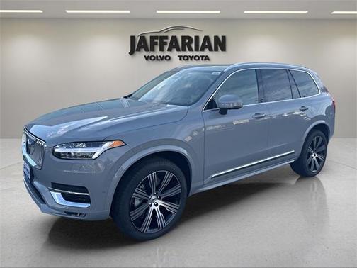 2025 Volvo XC90 B6 Plus 7-Seater