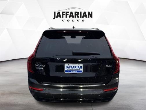 2026 Volvo XC90 B6 Ultra Dark Theme 7-Seater