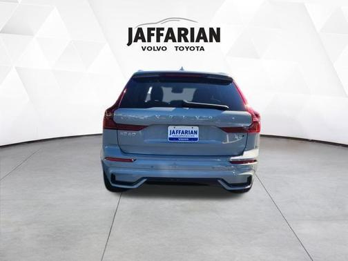 2026 Volvo XC60 B5 Core