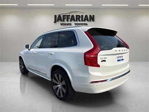 2024 Volvo XC90 Recharge Plug-In Hybrid T8 Ultimate Bright Theme 7-Seater