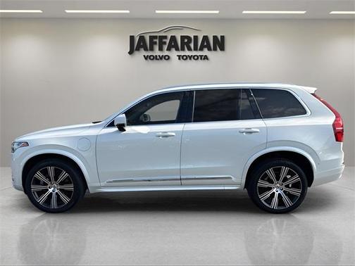 2024 Volvo XC90 Recharge Plug-In Hybrid T8 Ultimate Bright Theme 7-Seater