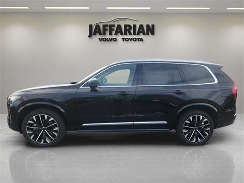 2025 Volvo XC90 B6 Plus 7-Seater
