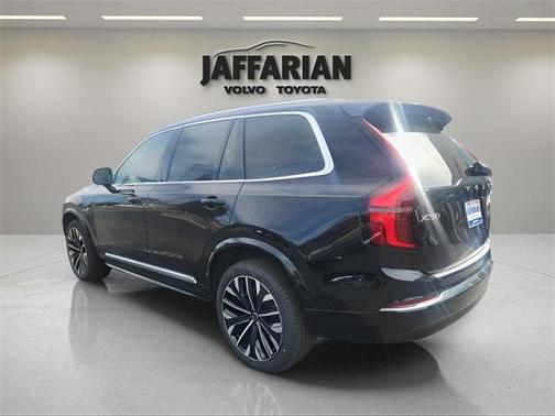 2025 Volvo XC90 B6 Plus 7-Seater