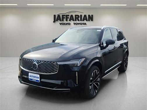 2025 Volvo XC90 B6 Plus 7-Seater