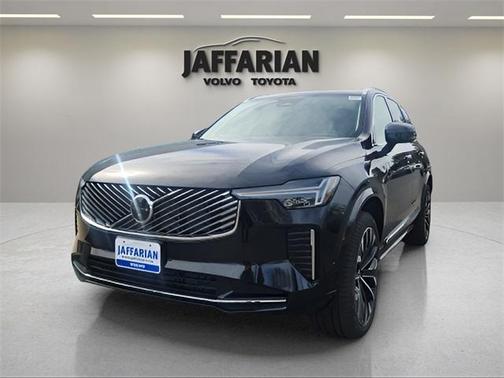2025 Volvo XC90 B6 Plus 7-Seater