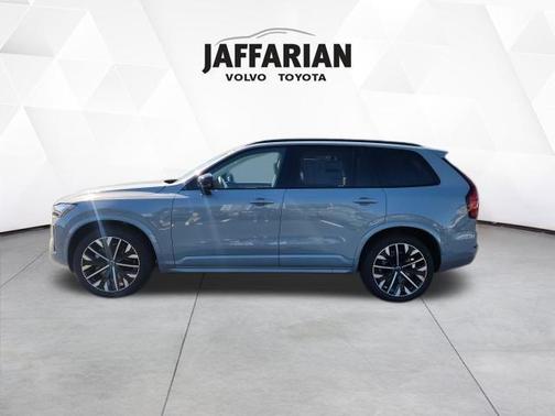 2026 Volvo XC90 B6 Ultra Dark Theme 6-Seater