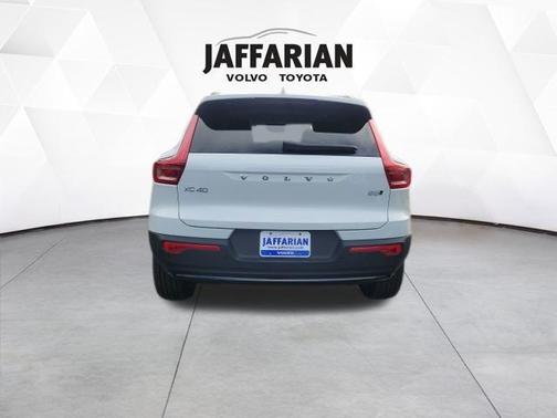 2026 Volvo XC40 B5 Ultra